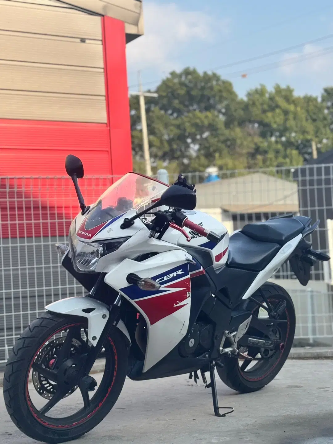 혼다 cbr125r 15년식 4만km 건담차량 시세보다 저렴히 판매합니다